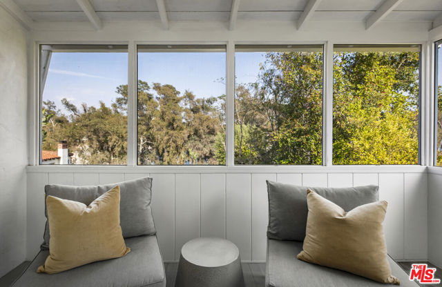 2316 Kenilworth Avenue, Los Angeles CA: https://media.crmls.org/mediaz/161595af-70cc-440f-a8a7-e6550a0b3ed9.jpg