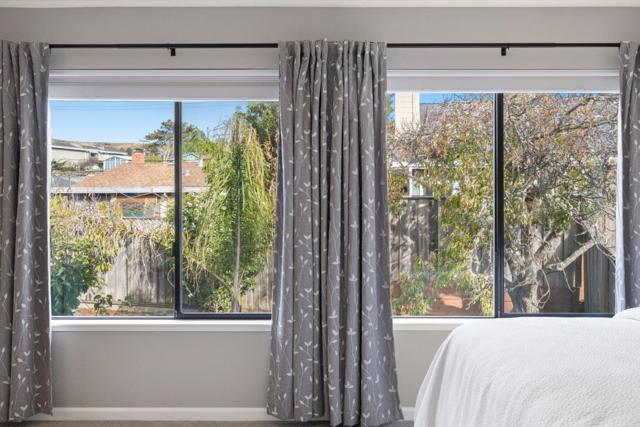 229 Marvilla Circle, Pacifica CA: https://media.crmls.org/mediaz/1615a90d-342e-4701-904f-b71a979253f8.jpg