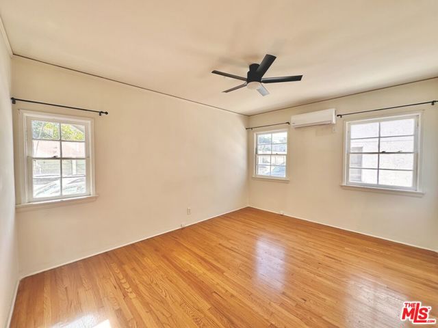 339 N Gardner Street, Los Angeles CA: https://media.crmls.org/mediaz/1616372d-5e1e-476c-8597-5dcabc27caed.jpg