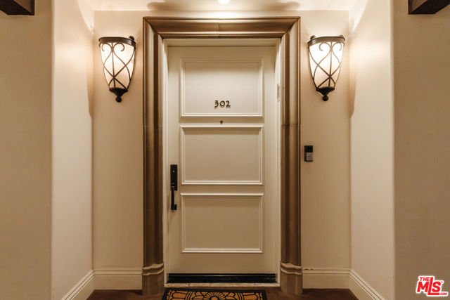 1835 Pandora Avenue, Los Angeles CA: https://media.crmls.org/mediaz/161696d8-3a55-4dd1-997f-6051ed4fc954.jpg