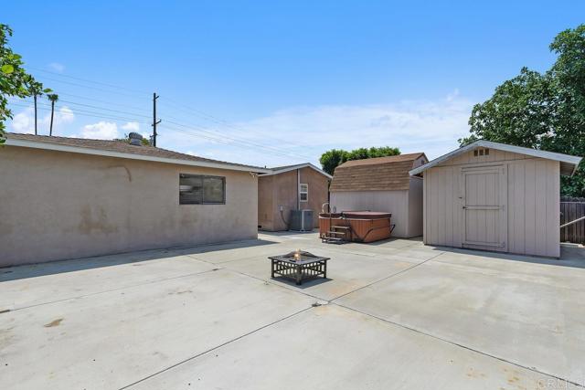 1429 N Campus Ave, Ontario CA: https://media.crmls.org/mediaz/1616e9c3-d378-49d8-8233-df979e59e0c0.jpg