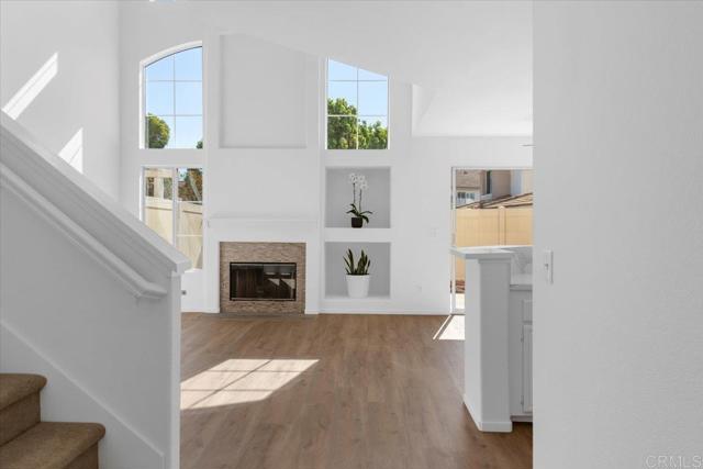 Detail Gallery Image 4 of 44 For 1275 Natoma Way #B,  Oceanside,  CA 92057 - 3 Beds | 2/1 Baths