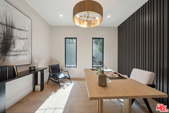 5036 Woodley Avenue, Encino CA: https://media.crmls.org/mediaz/1618e1d8-f31a-42a5-9a1d-dfee0d62e8be.jpg