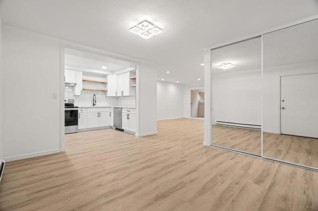 1033 Crestview Drive, Mountain View CA: https://media.crmls.org/mediaz/16195f0e-3d92-4d08-9472-c5e94352d192.jpg