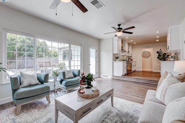 40803 Blacow Rd, Fremont CA: https://media.crmls.org/mediaz/16198216-b181-4354-9e1f-53bfda7bd614.jpg