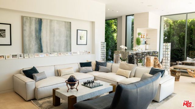Drew Fenton | 748 Amalfi Drive Pacific Palisades CA | MLS: 7262842