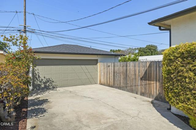 295 297 Estrella Street, Ventura CA: https://media.crmls.org/mediaz/1619cef9-9462-48be-82b6-dc47a92e6395.jpg