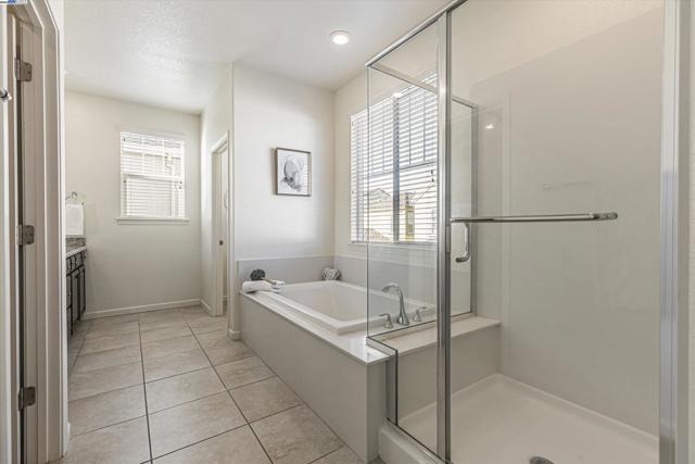 2024 Honey Church Pl, Roseville CA: https://media.crmls.org/mediaz/1619d21e-0d05-4b43-ba98-99f4b08c078b.jpg