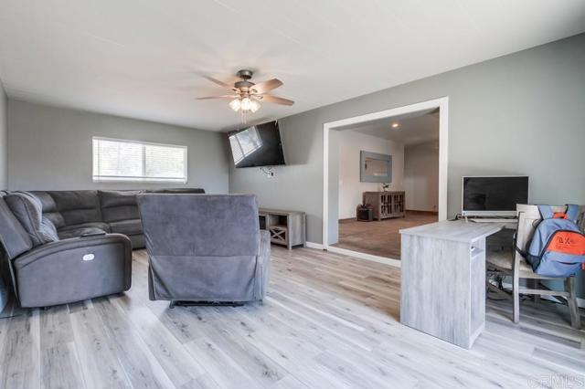 Detail Gallery Image 6 of 33 For 415 3rd St, Ramona,  CA 92065 - 3 Beds | 2 Baths