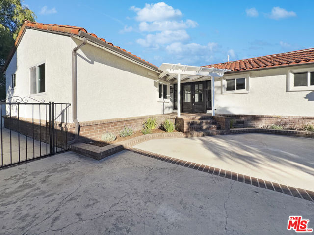 23910 Jensen Drive, West Hills CA: https://media.crmls.org/mediaz/161ad9fd-26b0-4b9c-98e1-0bb8914ca609.jpg