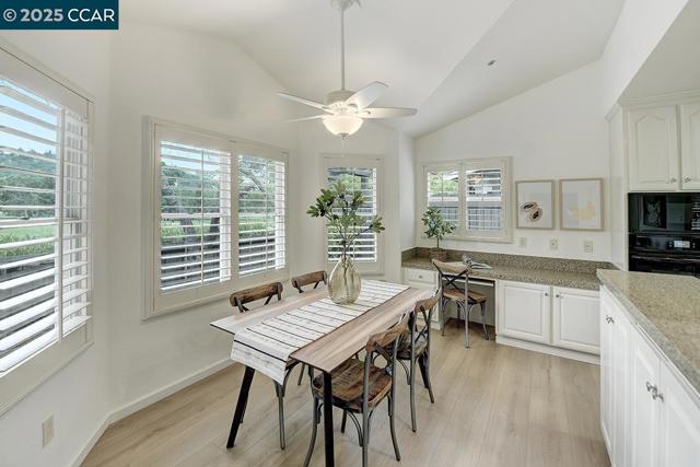 2504 Saklan Indian Dr, Walnut Creek CA: https://media.crmls.org/mediaz/161b6d8d-489e-4103-99ee-01bfc638aae7.jpg