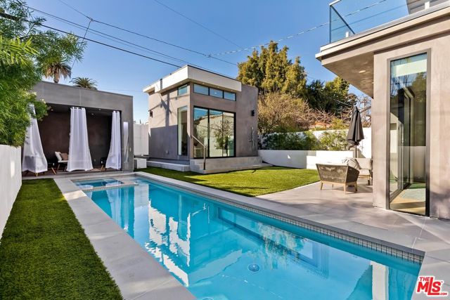 489 S Willaman Drive, Los Angeles CA: https://media.crmls.org/mediaz/161bda52-c600-4d1f-841f-a3b98864f925.jpg