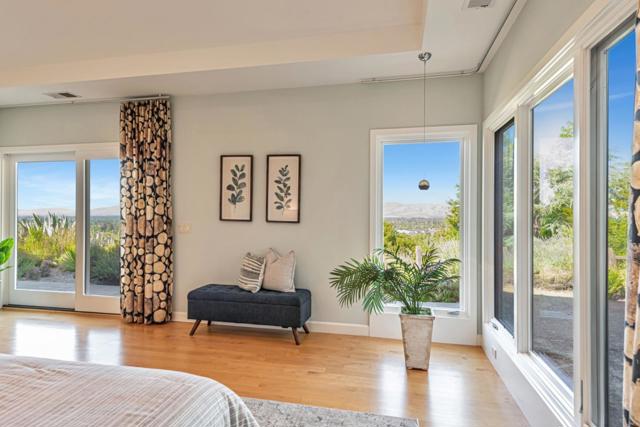 15010 Larga Vista Drive, Los Gatos CA: https://media.crmls.org/mediaz/161c276f-cdfa-4e38-9570-7224b50ae8eb.jpg