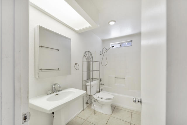2643 E Venetia Road, Palm Springs CA: https://media.crmls.org/mediaz/161c2daa-3838-4bc6-abfc-0febebc282c2.jpg