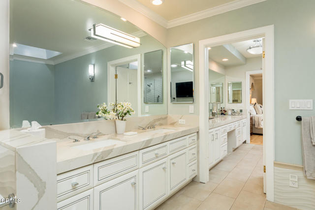 Detail Gallery Image 15 of 42 For 4409 Encinas Dr, La Canada Flintridge,  CA 91011 - 5 Beds | 4 Baths