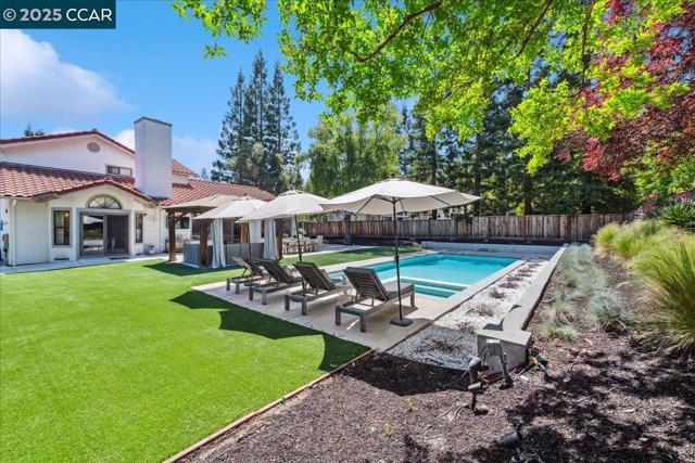 97 Woodranch Cir, Danville CA: https://media.crmls.org/mediaz/161d7378-cd72-4928-8636-ffa9d485ee6a.jpg