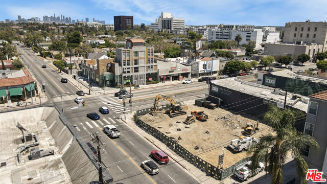 601 S La Brea Avenue, Los Angeles CA: https://media.crmls.org/mediaz/161d97d6-75fe-4205-8adf-4dc81f0e0047.jpg