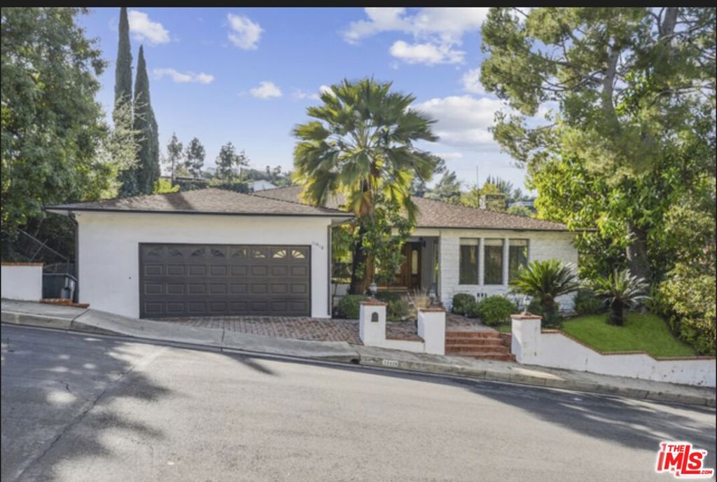 11418 Dona Pegita Drive, Studio City, CA 91604