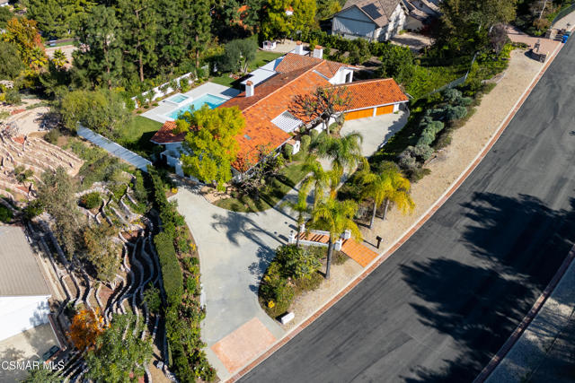 87 Pinecrest Road, Westlake Village CA: https://media.crmls.org/mediaz/161e06fb-d8fb-47ff-b12a-28ef1b8c1f2b.jpg