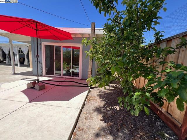 2748 Eastgate Ave, Concord CA: https://media.crmls.org/mediaz/161e37c4-d027-4670-ac47-b46029c42c9e.jpg