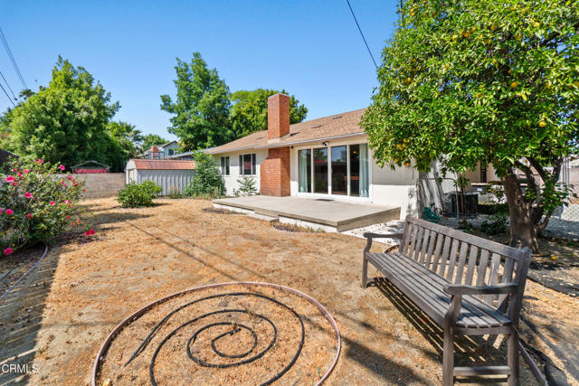 6449 Quakertown Avenue, Woodland Hills CA: https://media.crmls.org/mediaz/161f456d-7dfa-445c-814e-4b5f9b7840d8.jpg