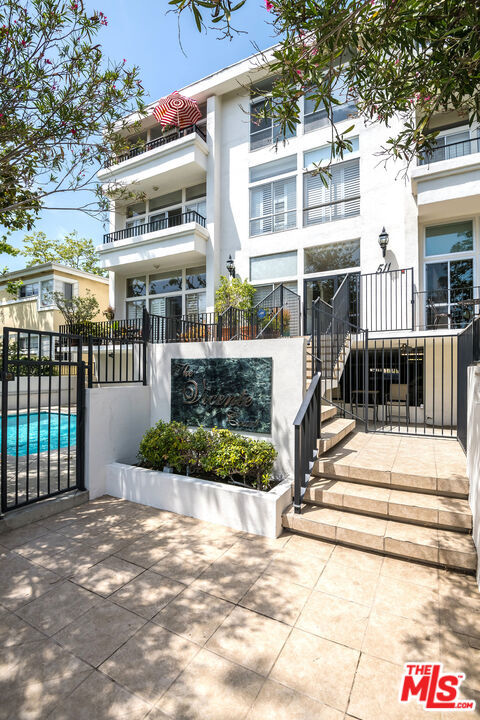 511 SAN VICENTE Boulevard, 301 photo 3