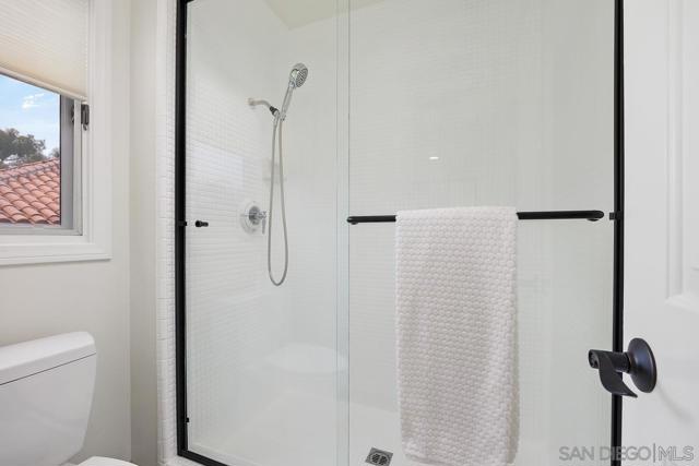 13563 Caminito Carmel, Del Mar CA: https://media.crmls.org/mediaz/161f6db7-28d7-4cea-a85f-06b90238862c.jpg
