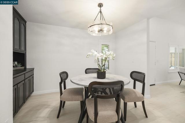 4513 Birch Bark Rd, Concord CA: https://media.crmls.org/mediaz/161fcc05-1e42-4eaa-a1d9-1382eddb0ae6.jpg