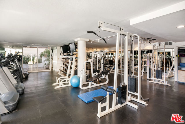 1131 Alta Loma Road, West Hollywood CA: https://media.crmls.org/mediaz/16200129-cf3f-487b-93f4-62fe6f921dff.jpg