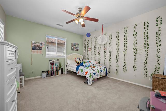 32113 Sycamore Ct, Temecula CA: https://media.crmls.org/mediaz/16207f83-d528-49a7-9772-5a040c1df1bb.jpg
