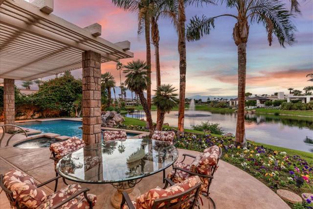 2 Deerfield Court, Rancho Mirage CA: https://media.crmls.org/mediaz/1621adbf-a48d-4fc8-b93e-a8fdf970465d.jpg
