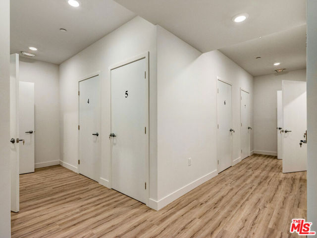 338 N Mariposa Avenue, Los Angeles CA: https://media.crmls.org/mediaz/1621c803-de67-48a9-9deb-7c6e087d47ef.jpg