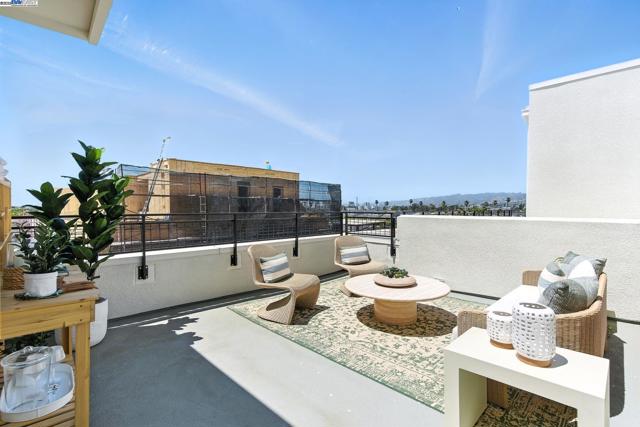 1937 Grand Street, Alameda CA: https://media.crmls.org/mediaz/1621ee5e-6994-4432-b391-3e3f54019c29.jpg