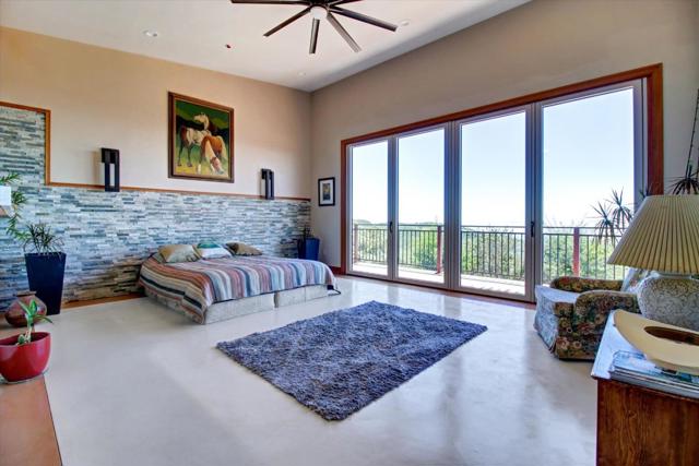 30005 Summit Road, Los Gatos CA: https://media.crmls.org/mediaz/1622077c-563c-4f81-a1d3-ec16a07fa34b.jpg