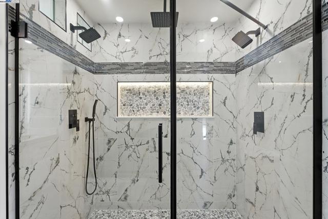 5701 Lewis Way, Concord CA: https://media.crmls.org/mediaz/162227e8-e4b8-447a-923f-556f147714b4.jpg
