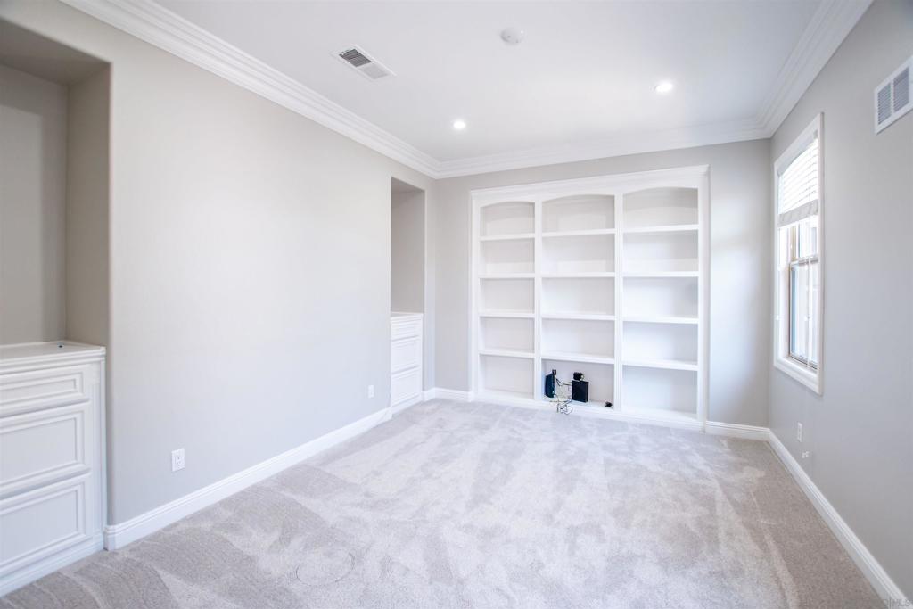 MLS #250040947SD image #9