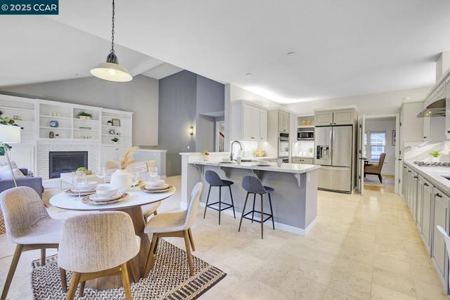 115 Shadewell Dr, Danville CA: https://media.crmls.org/mediaz/1622f120-17ee-4c29-b017-98c49c2cce10.jpg