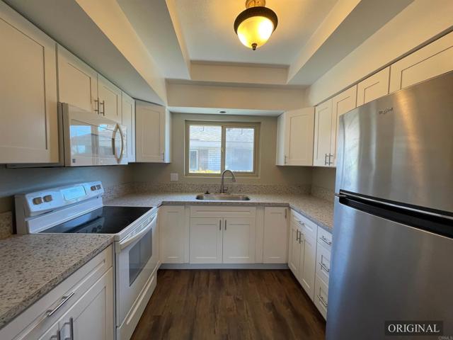 Detail Gallery Image 7 of 20 For 3660 Vista Campana #16,  Oceanside,  CA 92057 - 2 Beds | 1 Baths