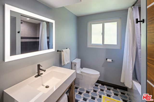 3307 Deronda Drive, Los Angeles CA: https://media.crmls.org/mediaz/16241dc0-d018-4f92-be27-cb6888d30527.jpg