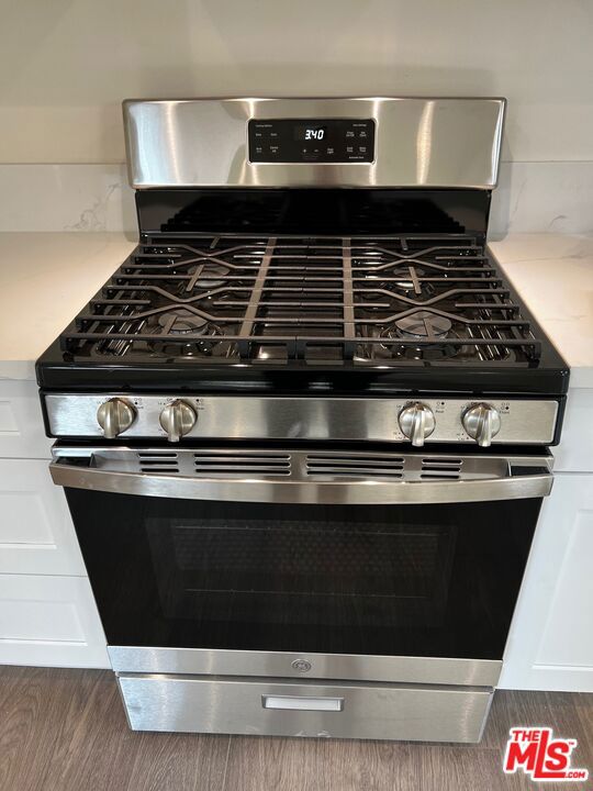 636 3/4 E 87th Street, Los Angeles CA: https://media.crmls.org/mediaz/1625c46c-4c8c-4a6f-9aee-7df5563e24ab.jpg