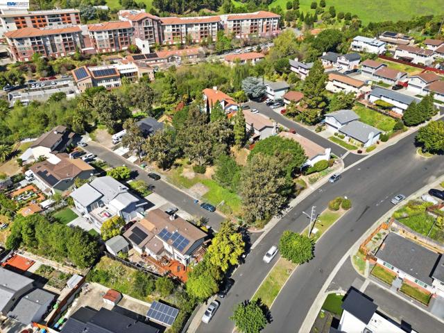 394 Appian Way, Union City CA: https://media.crmls.org/mediaz/1625eeb6-d040-47df-ae6e-19e34ad5ebdc.jpg