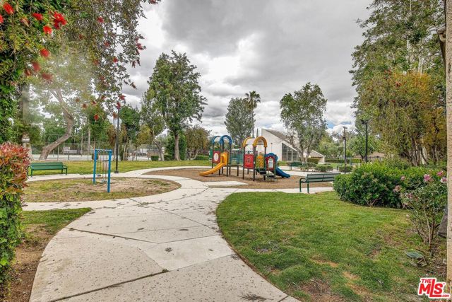 7631 Reseda Boulevard, Reseda CA: https://media.crmls.org/mediaz/1626a9bc-5b2d-4d7e-bf78-e5149e32de3e.jpg