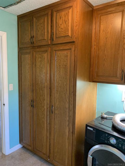 9109 Huntley Road, Fallbrook CA: https://media.crmls.org/mediaz/16271f7c-0d3b-457d-bcb2-f86905beb063.jpg