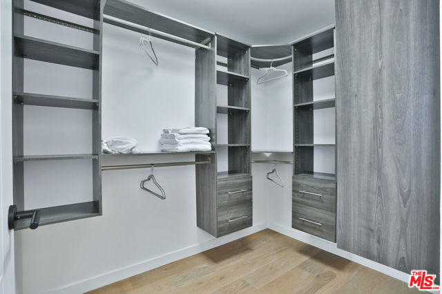 1622 S Mansfield Avenue, Los Angeles CA: https://media.crmls.org/mediaz/16277105-f3d7-4ef5-89db-846a3cef1650.jpg