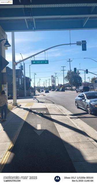 3532 San Leandro St, Oakland CA: https://media.crmls.org/mediaz/1627e2a0-c00a-416c-82bf-b4866026ff21.jpg