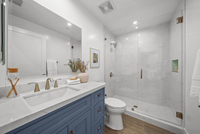 2646 State Street, Unit D, Carlsbad CA: https://media.crmls.org/mediaz/162828ce-7d43-4eeb-b312-0dd96b362a33.jpg