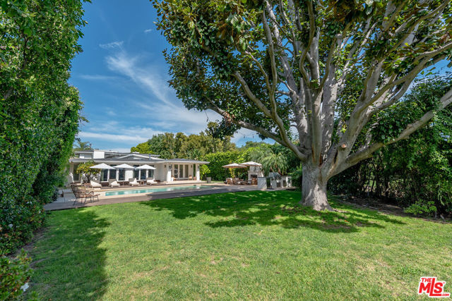 10424 Valley Spring Lane, Toluca Lake CA: https://media.crmls.org/mediaz/16285523-ccca-436a-aaee-6eae6ea6116f.jpg