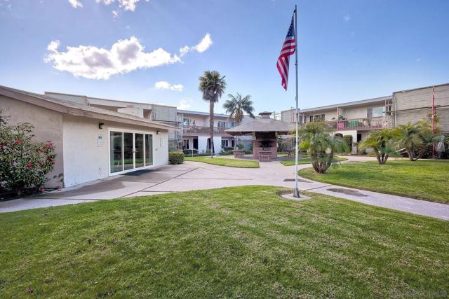 285 Moss St, Chula Vista, California 91911, 2 Bedrooms Bedrooms, ,1 BathroomBathrooms,Condominium,For Sale,Moss St,250019907SD