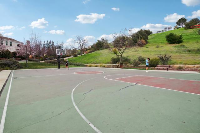 5183 Apennines Circle, San Jose CA: https://media.crmls.org/mediaz/16287644-2057-483f-b615-c5e0d8ce902e.jpg