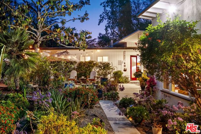 5940 Varna Avenue, Valley Glen CA: https://media.crmls.org/mediaz/1628ccea-ed8d-4001-8ea1-5e56b755dbbf.jpg